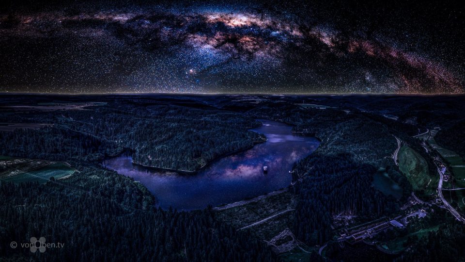 Ködeltalsperre bei Nacht